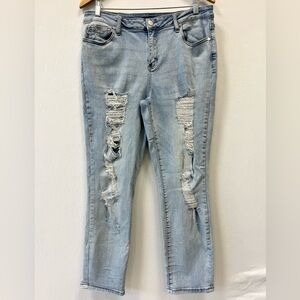 Judy Blue Boyfriend Fit Size 15/32 Light Blue Jeans Distressed
